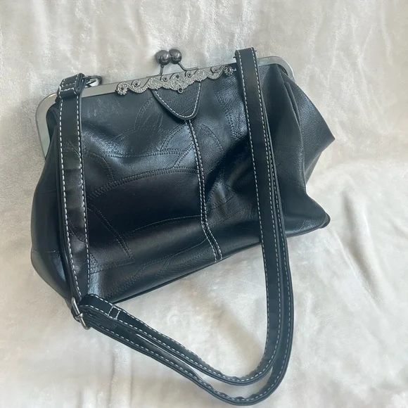 Black Purse - Picture 1 of 5